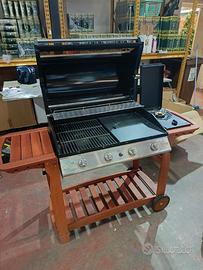 BARBECUE A GAS NUOVO MAI USATO