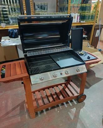 BARBECUE A GAS NUOVO MAI USATO