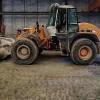 Pala gommata Liebherr 538