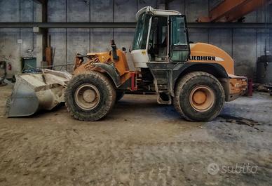 Pala gommata Liebherr 538