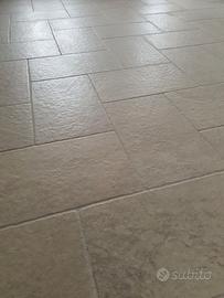 Piastrelle gres porcellanato effetto travertino