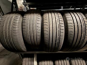 Quattro gomme bridgeston 215/60/17