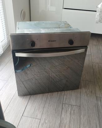 Forno Candy CMFS4X 70 L . Usato "forse" una volta