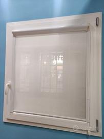 Finestra in PVC 1 anta con tendina semi oscurante