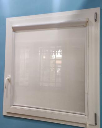 Finestra in PVC 1 anta con tendina semi oscurante
