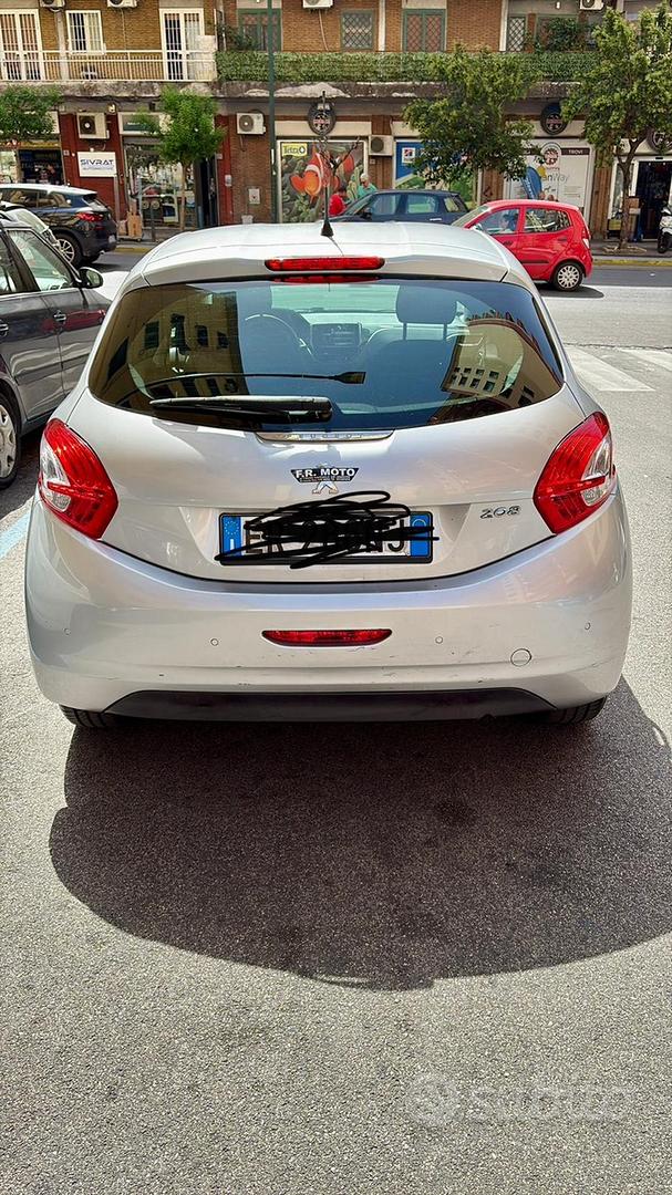 Peugeot 208 2013 photo 3