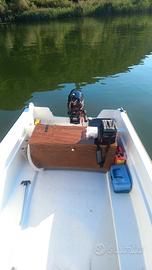 Barca metri 4,5 con motore 