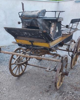 Carrozze d'epoca da restaurare 