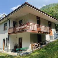 PORZIONE DI BIFAMILIARE A LOCANA