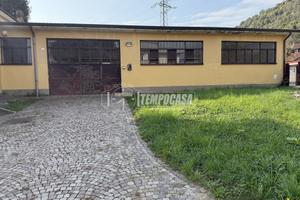 MAGAZZINO INDIPENDENTE CON GIARDINO