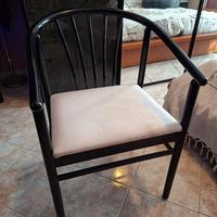 Sedia da camera beige e nera