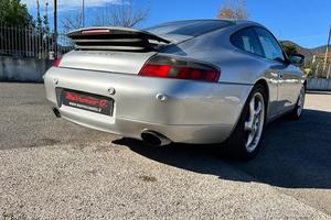 Porsche carrera 4 996