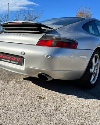 Porsche carrera 4 996