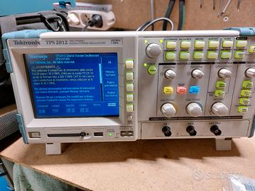 Oscilloscopio da banco TEKTRONICS
TPS 2012 NUOVO