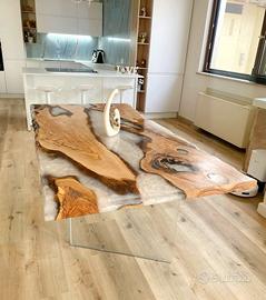 ✨Tavoli personalizzati in legno e resina ✨