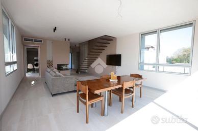 VILLA SINGOLA A BAGNOLO IN PIANO