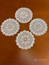 4 centrini all’uncinetto eseguiti a mano