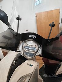SYM Symphony ST 200 (2023) – con accessori