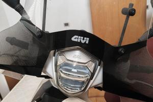 SYM Symphony ST 200 (2023) – con accessori