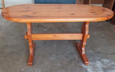 tavolo ovale in legno