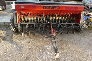 Seminatrice marzia ripassa e semina