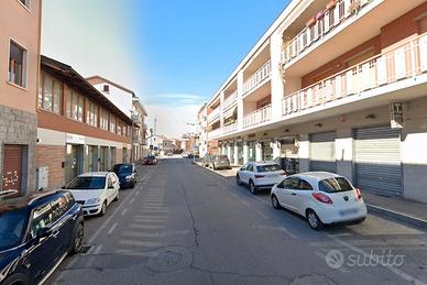 Borgaro grazioso bilocale con giardinetto pvt