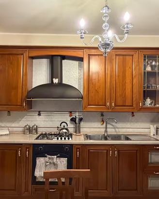Cucina classica in legno completa
