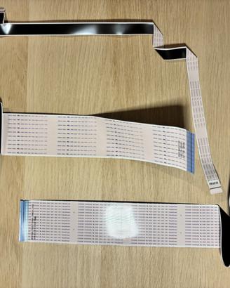 Slim flat cable  televisore SAMSUNG TV UE50AU8070