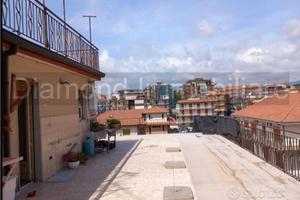Attico ascensorato con terrazzo ad Acireale centro