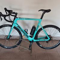 E-bike da corsa Bianchi Aria E-road 2020