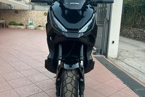 Xadv 750