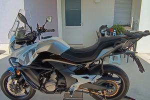 CF-MOTO 650 MT 