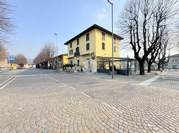 NEGOZIO A GUSSAGO