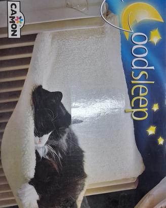 cuccia sospesa per gatti