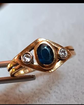 Anello d'oro con zaffiro