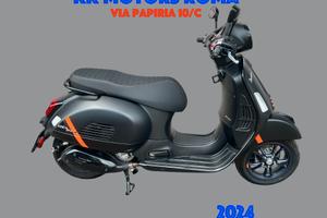 Piaggio Vespa 300 GTS hpe Super Sport-km 1900-2024