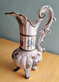 Anfora di ceramica vintage