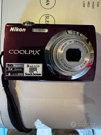 Nikon S230 fotocamera compatta