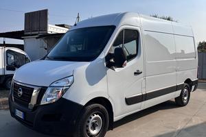 Nissan Interstar passo medio