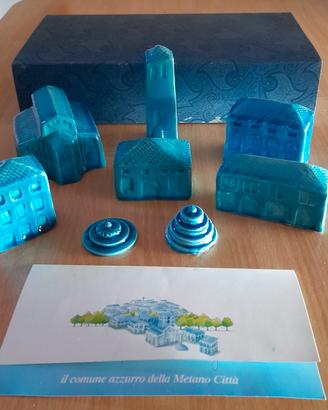 Scultura ceramica Il Comune Azzurro Metano Città