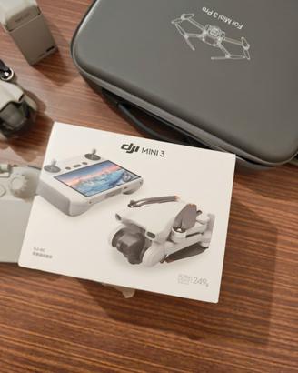 DJI Mini 3 Fly More Combo completo DJI RC + Access