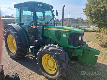 Trattore JOHN DEERE mod. 5080G