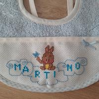 bavaglini ricamati a mano personalizzabili