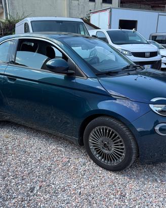 Fiat 500 500e Berlina 42 kWh Icon