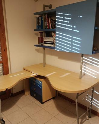 scrivania con poltroncina