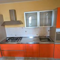 Cucina moderna lineare arancione