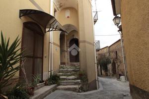 MULTILOCALE A TORRACA