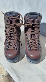 scarpone da montagna tg 40 nuovo