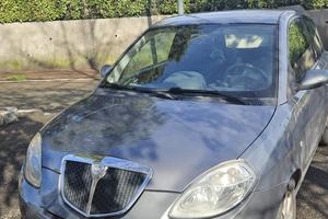 Lancia y 1.2 2008 122000 km