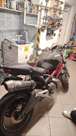 ducati monster 696 del 2009 